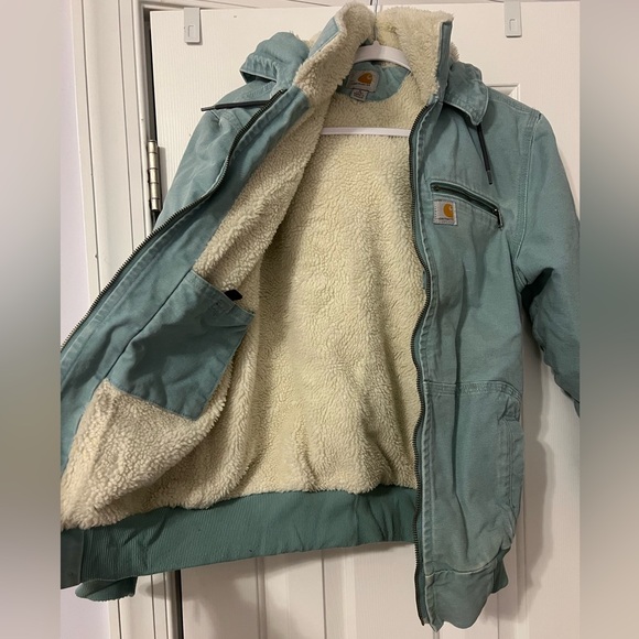 Carhartt women’s Wildwood jacket in color coastline - Picture 2 of 10